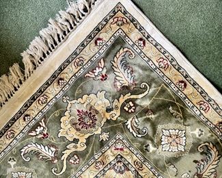 Green and ivory area rug 7 x 11