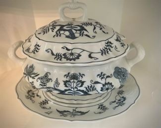 Blue Danube china set, 130+ pieces