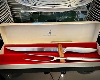 Vintage MCM carving set