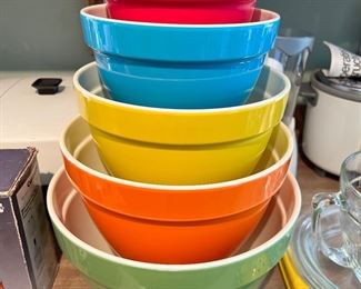 Vintage mixing bowls