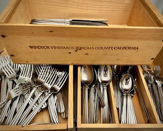 170 pieces of Oneida "Unity" flatware (boxes included)