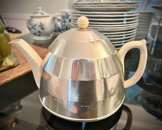 Vintage Sadler aluminum teapot