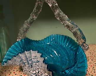 Thorn handle Art Glass Ruffled basket