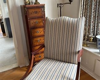 CHAIR TRADITIONAL STYLE STRIPED UPHOLSTERED ACCENT ARM CHAIR 