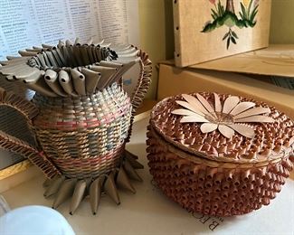  Rare Vintage St Regis Woodland Mohawk Indian Tribe Covered Basket with Original Sunflower Lid