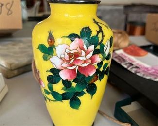 Vintage Japanese Akagi Shoten Yellow Cloisonne Enamel Rose Metal Vase