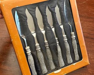 Set of knives