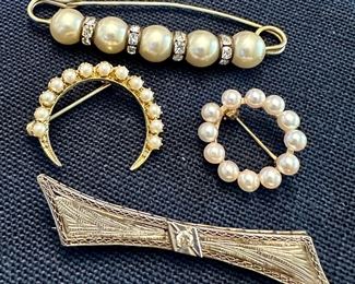 Assorted pins, both costume and 14K
