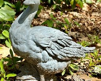"Goose" Yard Decoration