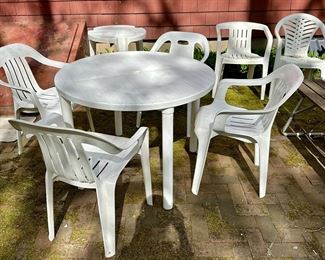 Outdoor Plastic Table & Chairs