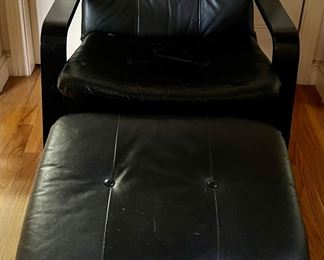 Vintage Leather Center Armchair & Ottoman