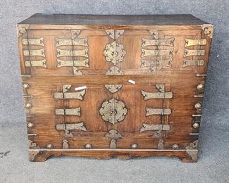 Antique 19th C Korean Tansu Chest Cabinet Brass Strap Hinge & Pinned Dovetailed Case 
