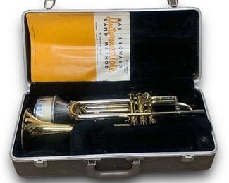 Buescher Aristocrat Trumpet w/ Vincent Bach 7C mouthpiece and Hard Shell Case -