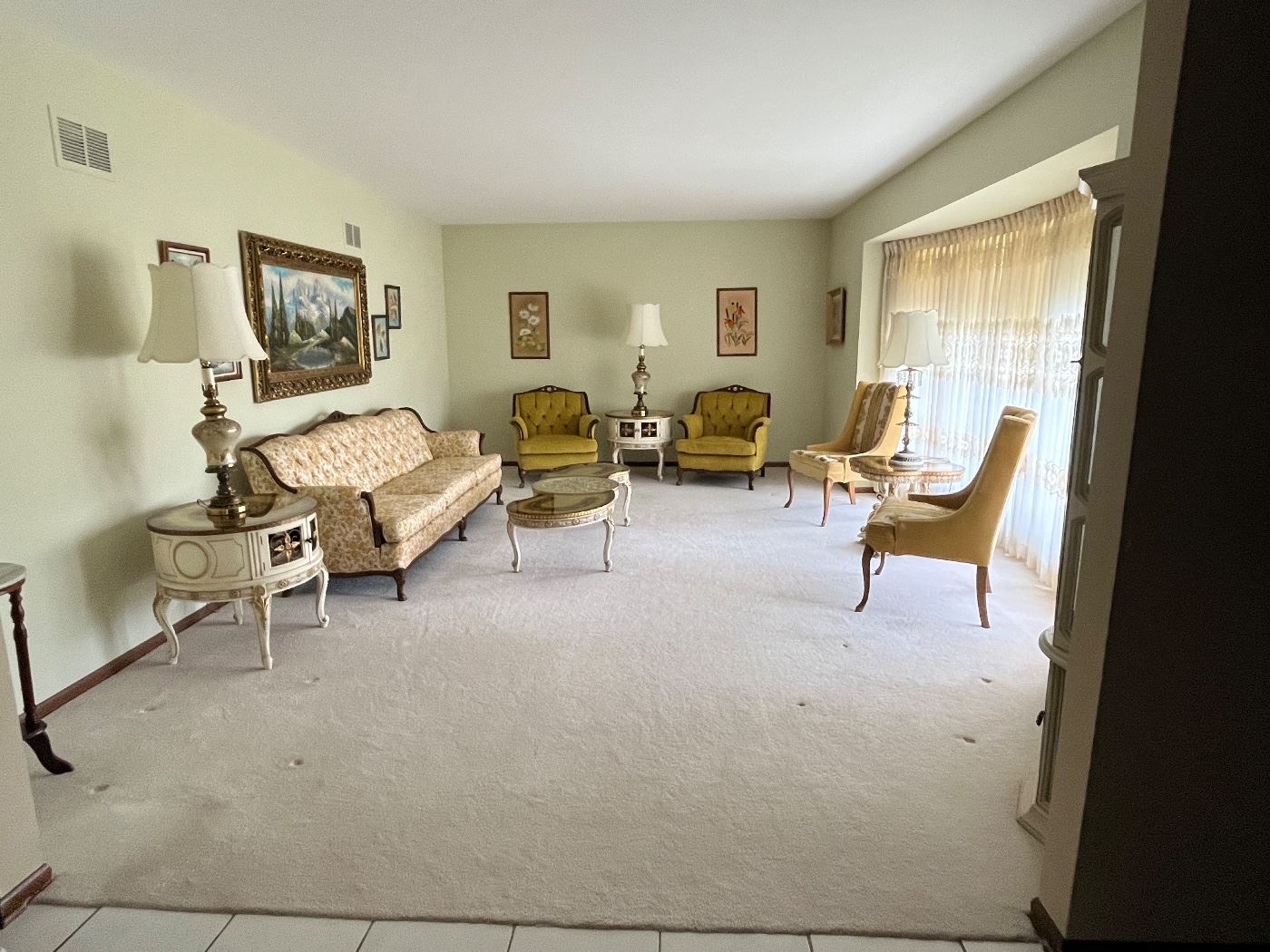 Estate Sale Morton Grove starts on 4/28/2023