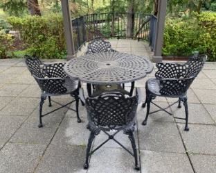 Cast Iron patio set 
