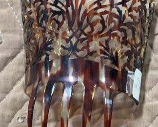 Mantila Celluloid Hair Comb