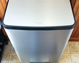 Kohler garbage cans (2 available)