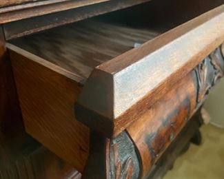 dove tail craftsmanship doesn't get any better!