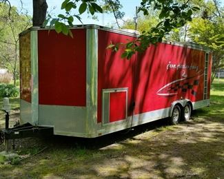 A look at the other side of the trailer