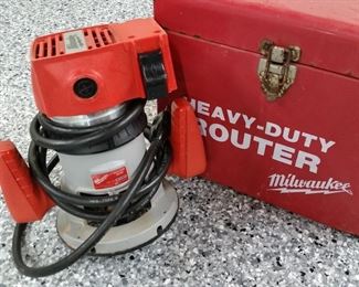 Milwaukee corded heavy duty router