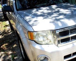 2007 Ford Escape clean and in excellent condition 175,000 miles