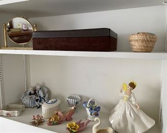 Porcelain ring holders and dishes