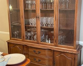 China hutch with sideboard (2 pieces)