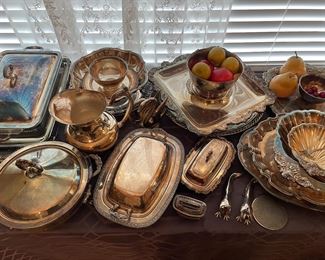 Silver-plated service pieces