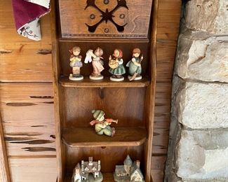 Vintage Shelf, Hummels