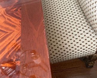 detail of dining table 