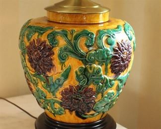 Majolica style lamp
