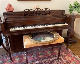 Everett console piano