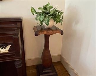 Oak pedestal