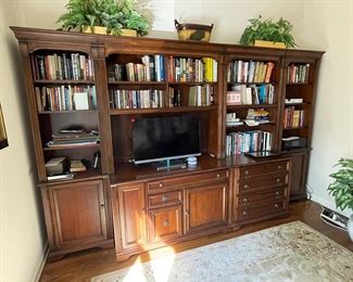Wall unit / desk unit