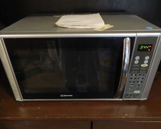Emerson Microwave with manual.