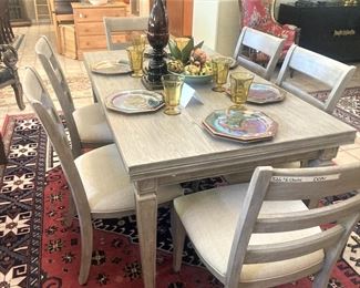 Dining table & 6 chairs