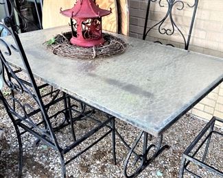 Table & 4 chairs (There are cushions for the seats.)