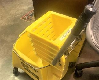 Mop bucket