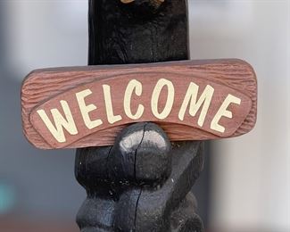 Cute Welcome Bear sign 