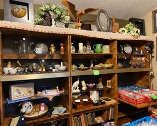 Frankoma pottery, mortar and pestle collection, Mary Frances purses, wood carved eagle, wood carved Indian head, Louisville stoneware cow with platter