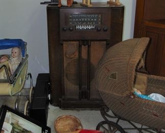 Old console radio and more stuff just unpacked (Items sold separately)