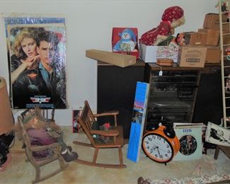 Stereo set, vinyl albums, movie posters and other items (Items sold separately)