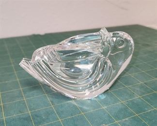 RC9018 Vintage Steuben Glass Toucan Bird Figurine Paperweight Made in U.S.A. https://www.ebay.com/str/agesagoestatesales