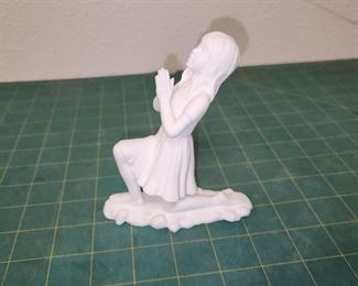 RC9032 Boehm Vintage Porcelain Kneeling Girl of Children of Medjugorje https://www.ebay.com/str/agesagoestatesales