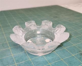 RC9036 Lalique St Nicholas Ash Tray Trinket Dish with Cherubs Around the Edge https://www.ebay.com/str/agesagoestatesales