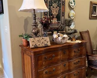 Serpentine chest of Drawers - Available for pre-sale