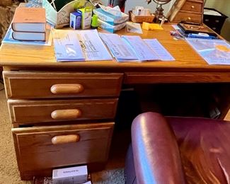 Oak desk - AVAILABLE FOR PRESALE