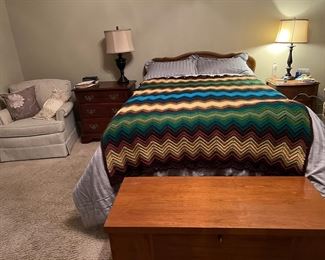 BEAUTIFUL FULL SIZE BED - LIKE NEW MATTRESSES