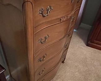 Bassett Serpentine Chest of Drawers