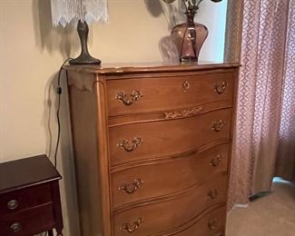 Bassett Serpentine Chest of Drawers